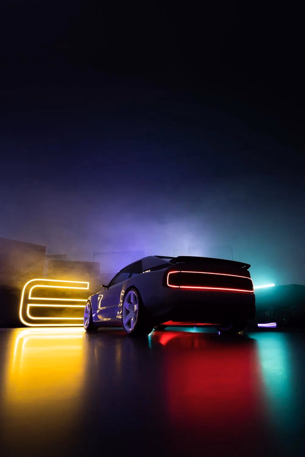 E-Legend: Schwarzer Sportwagen mit roten LED-Leuchten vor gelbem Neon-Schriftzug in Dunst.