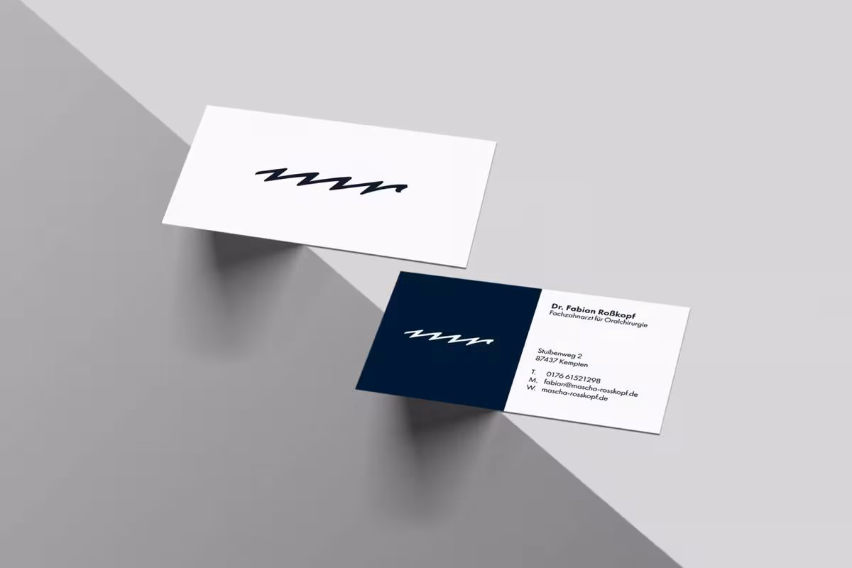 Visitenkarten-Mockup mit Logo und Kontaktdaten von Dr. Fabian Roßkopf