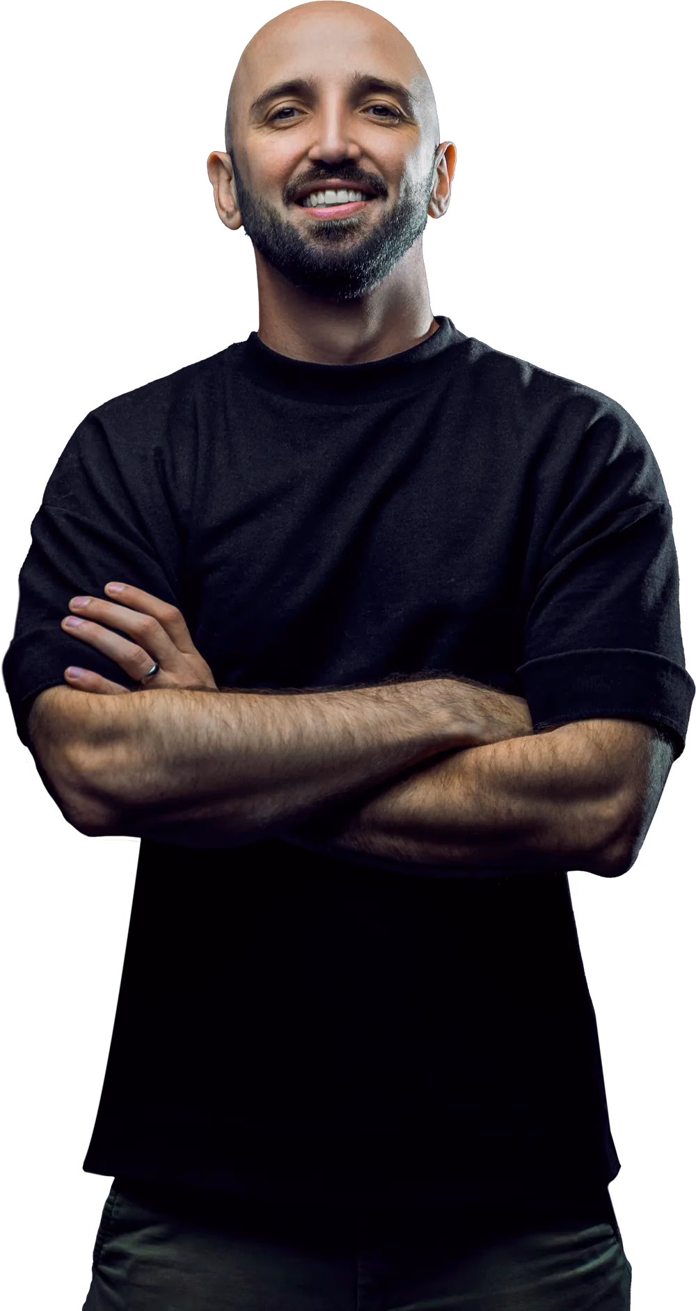 Viktor Stark mit verschränkten Armen